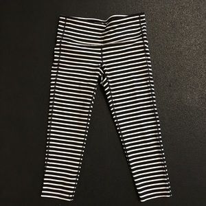 Athleta stripes chaturanga Capri size small